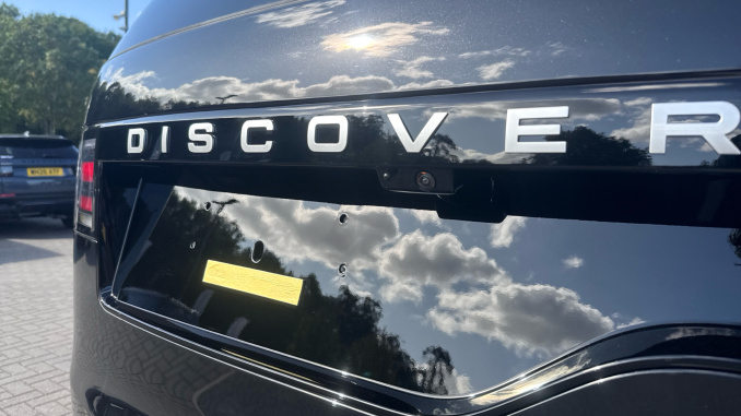 Land Rover Discovery 3.0 D350 Gemini 5dr Auto Diesel Station Wagon - Image 32